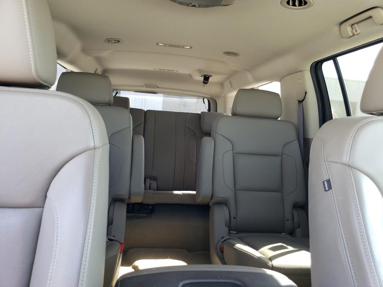 2017 Chevrolet Suburban - Image 10