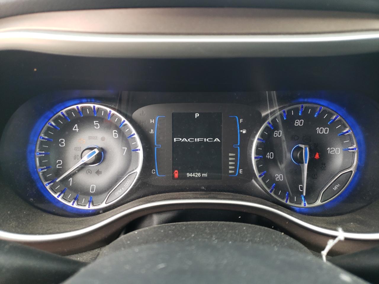 2017 Chrysler Pacifica - Image 9