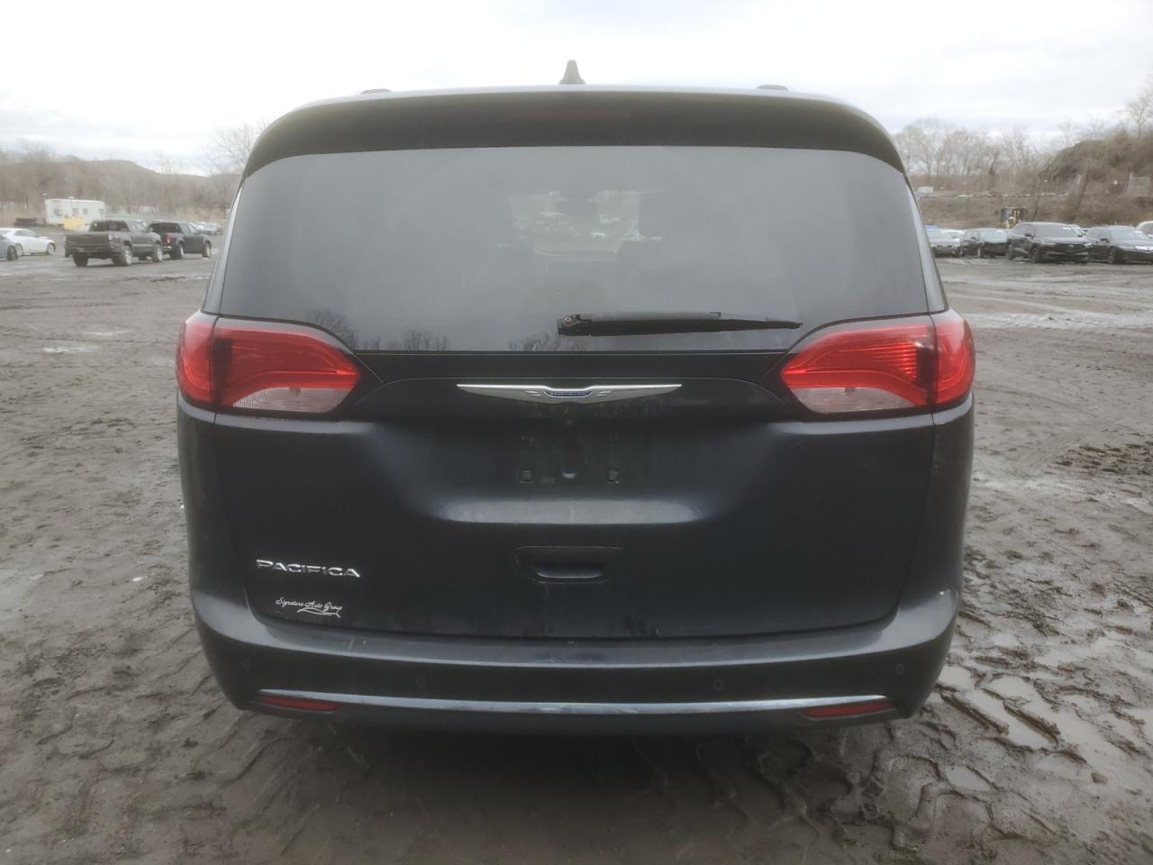 2019 Chrysler Pacifica - Image 6