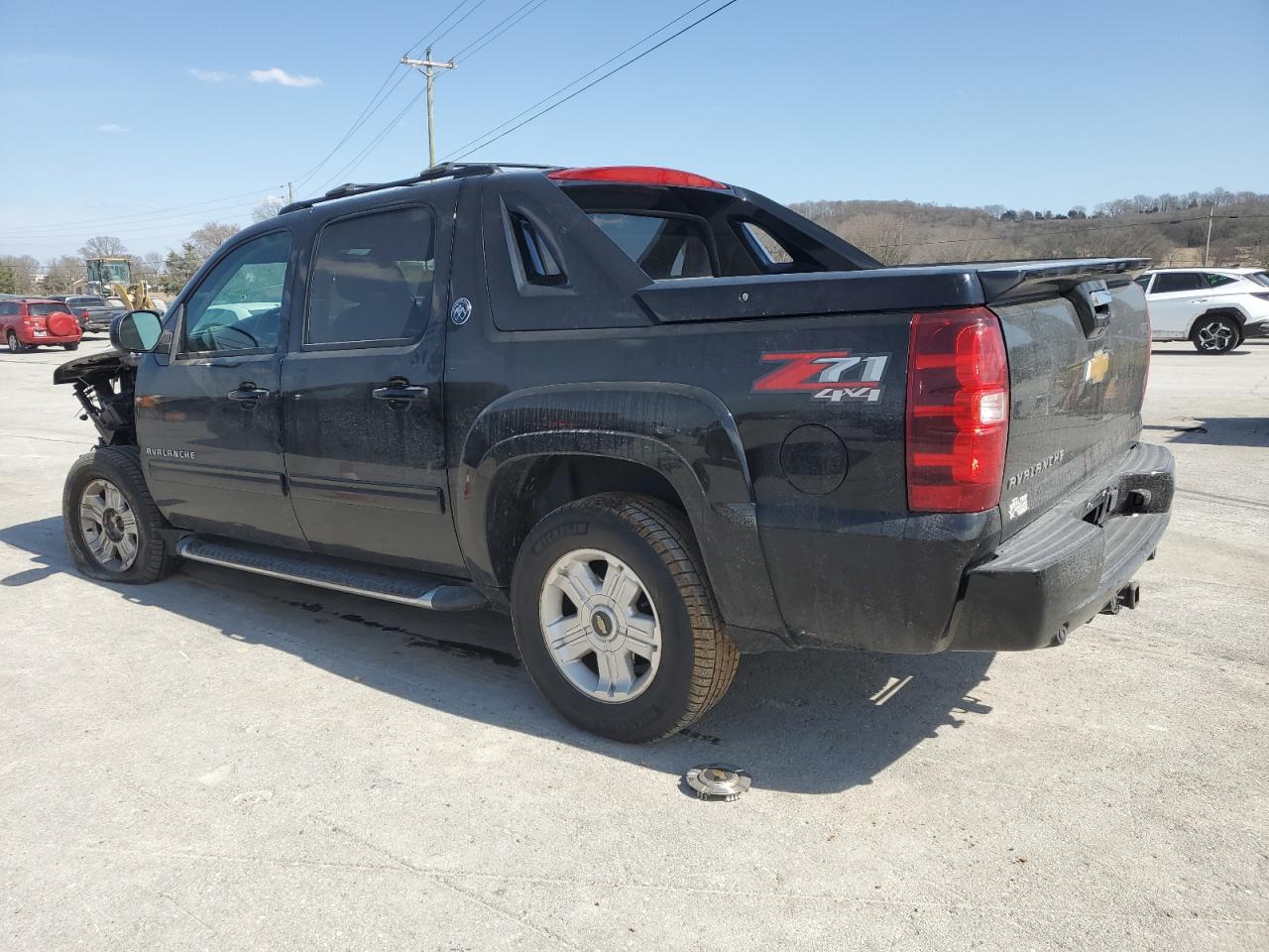 2013 Chevrolet Avalanche - Image 2