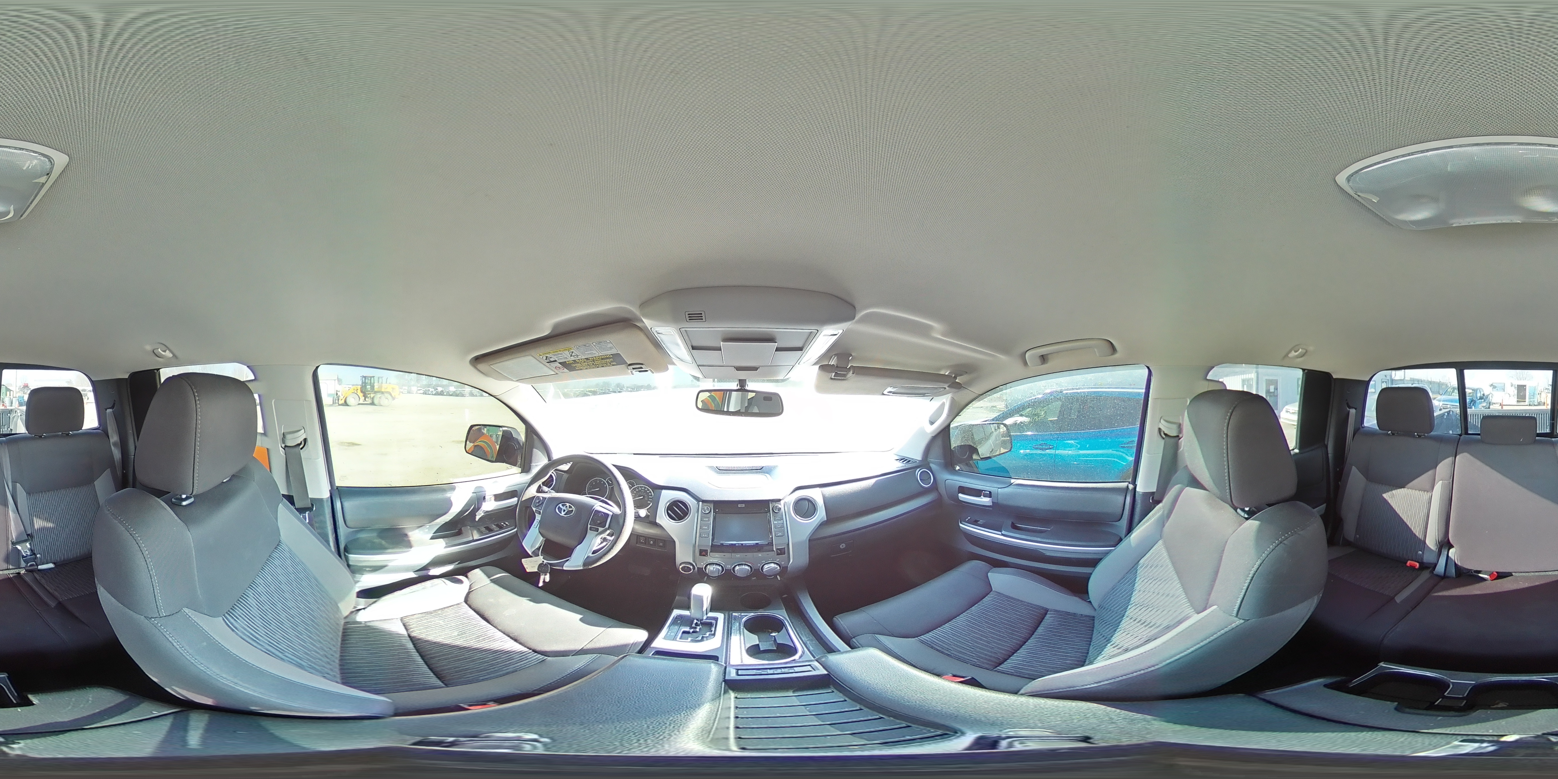 2015 Toyota Tundra - Image 14