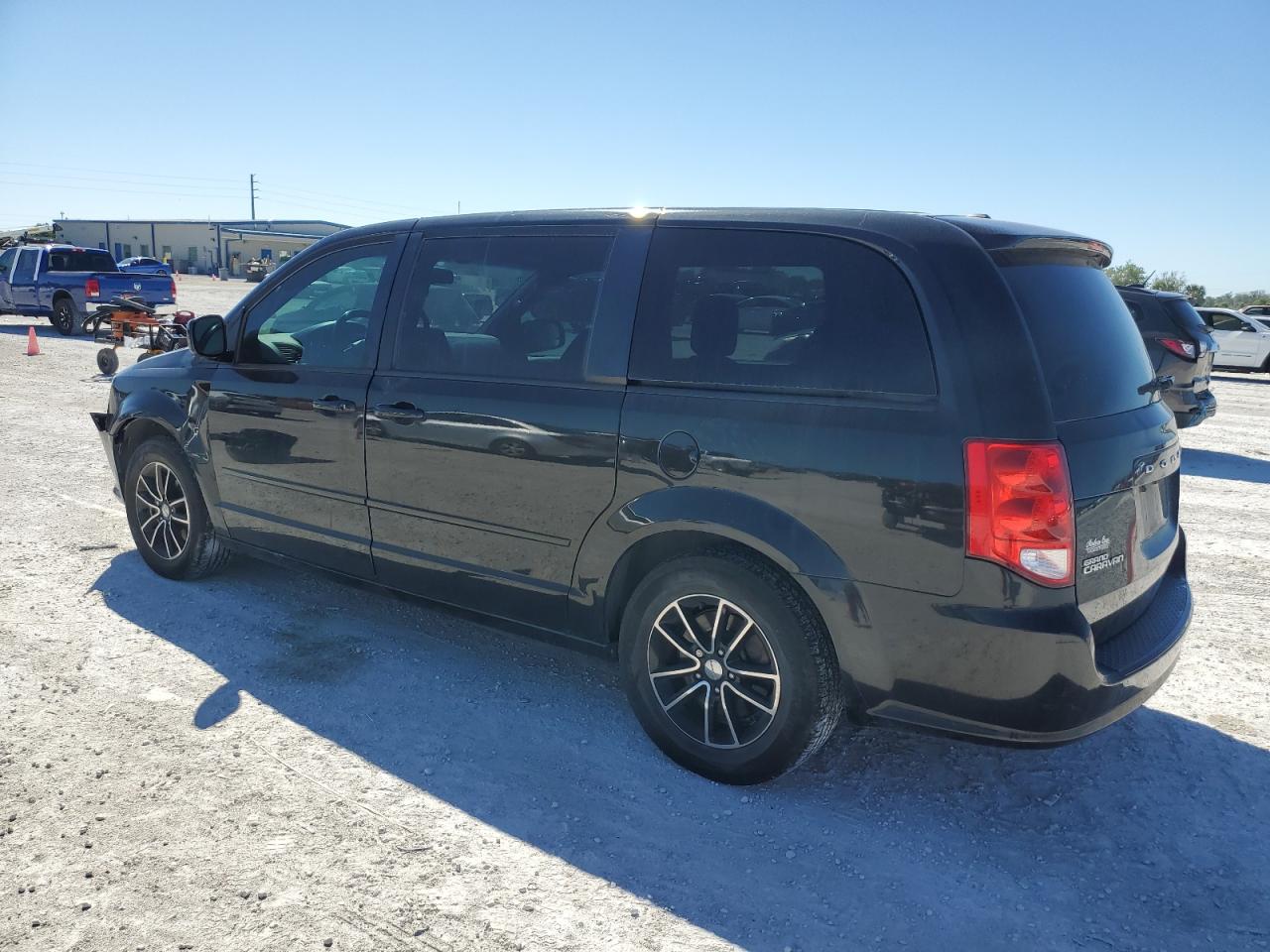 2017 Dodge Caravan - Image 2