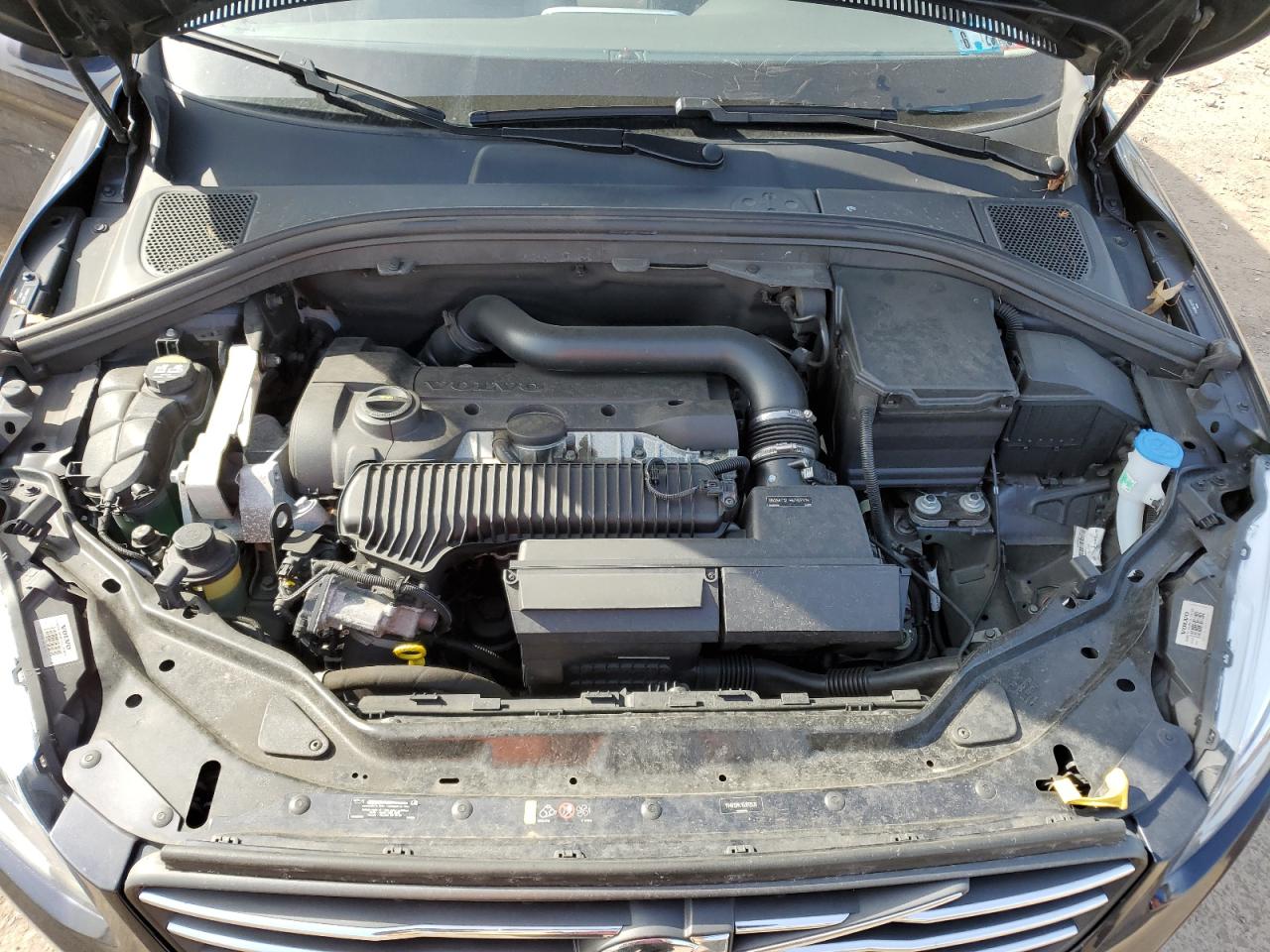 2016 Volvo XC60 - Image 12