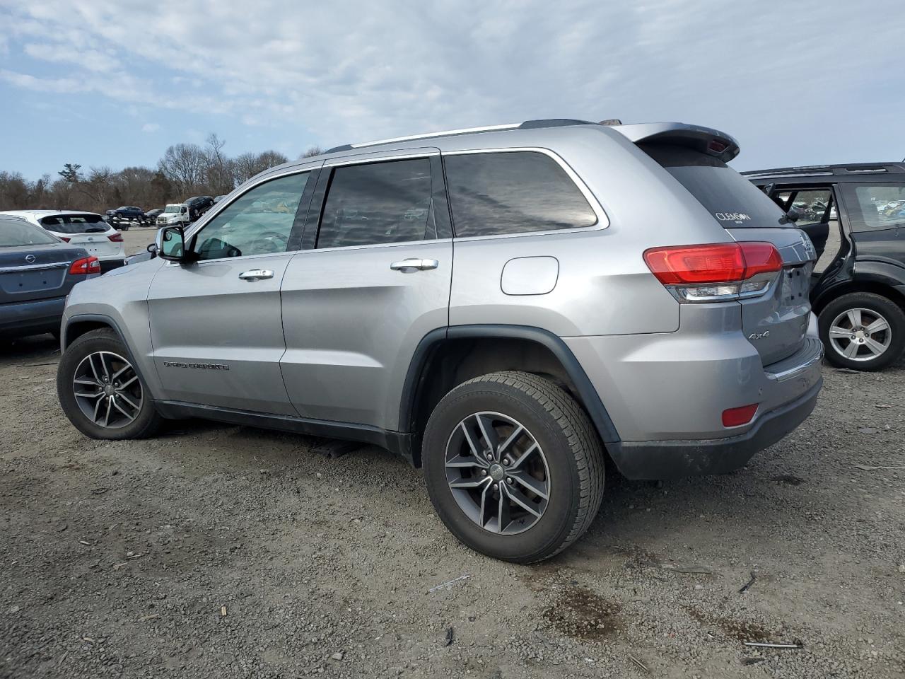 2017 Jeep Grand Cherokee - Image 2