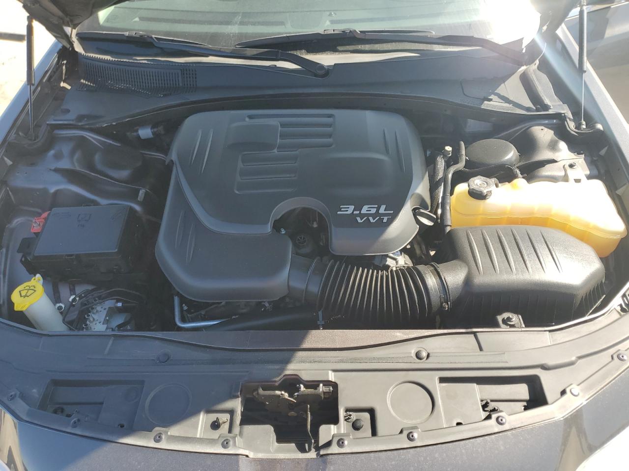 2019 Chrysler 300 - Image 12