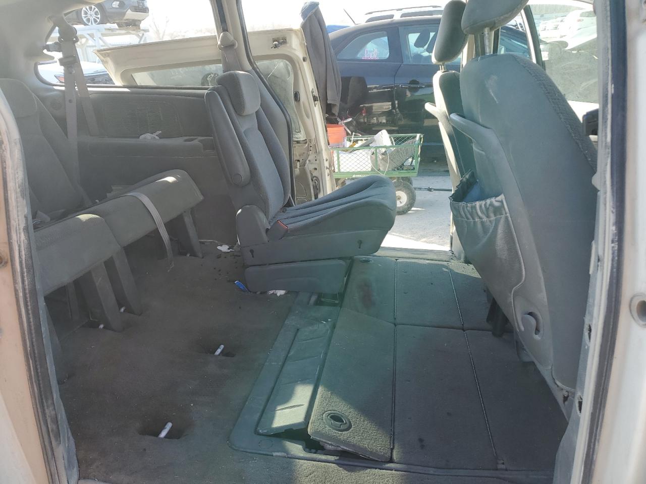 2007 Dodge Caravan - Image 12