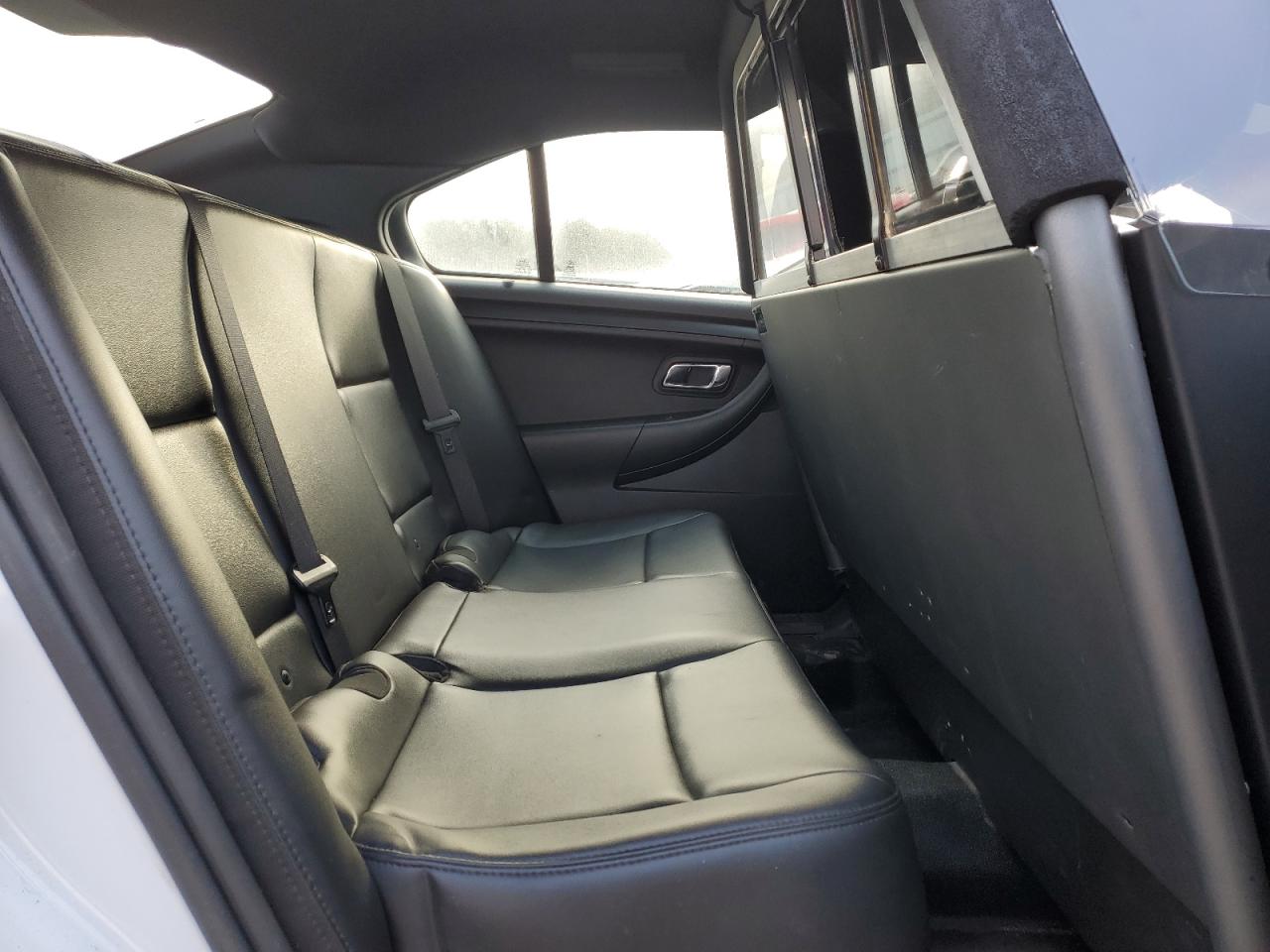 2014 Ford Taurus - Image 10