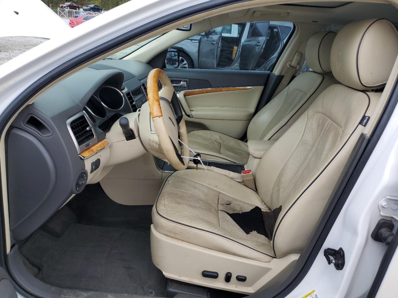 2012 Lincoln MKZ - Image 7