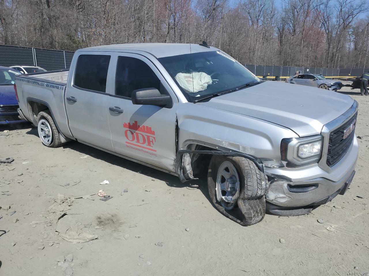 2016 GMC Sierra - Image 4