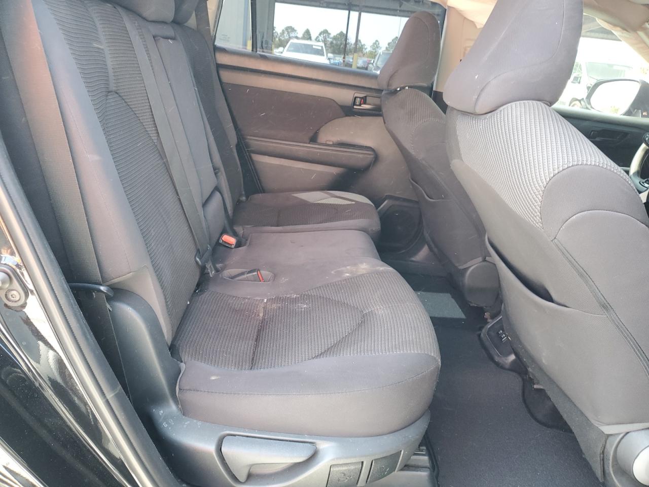 2020 Toyota Highlander - Image 12
