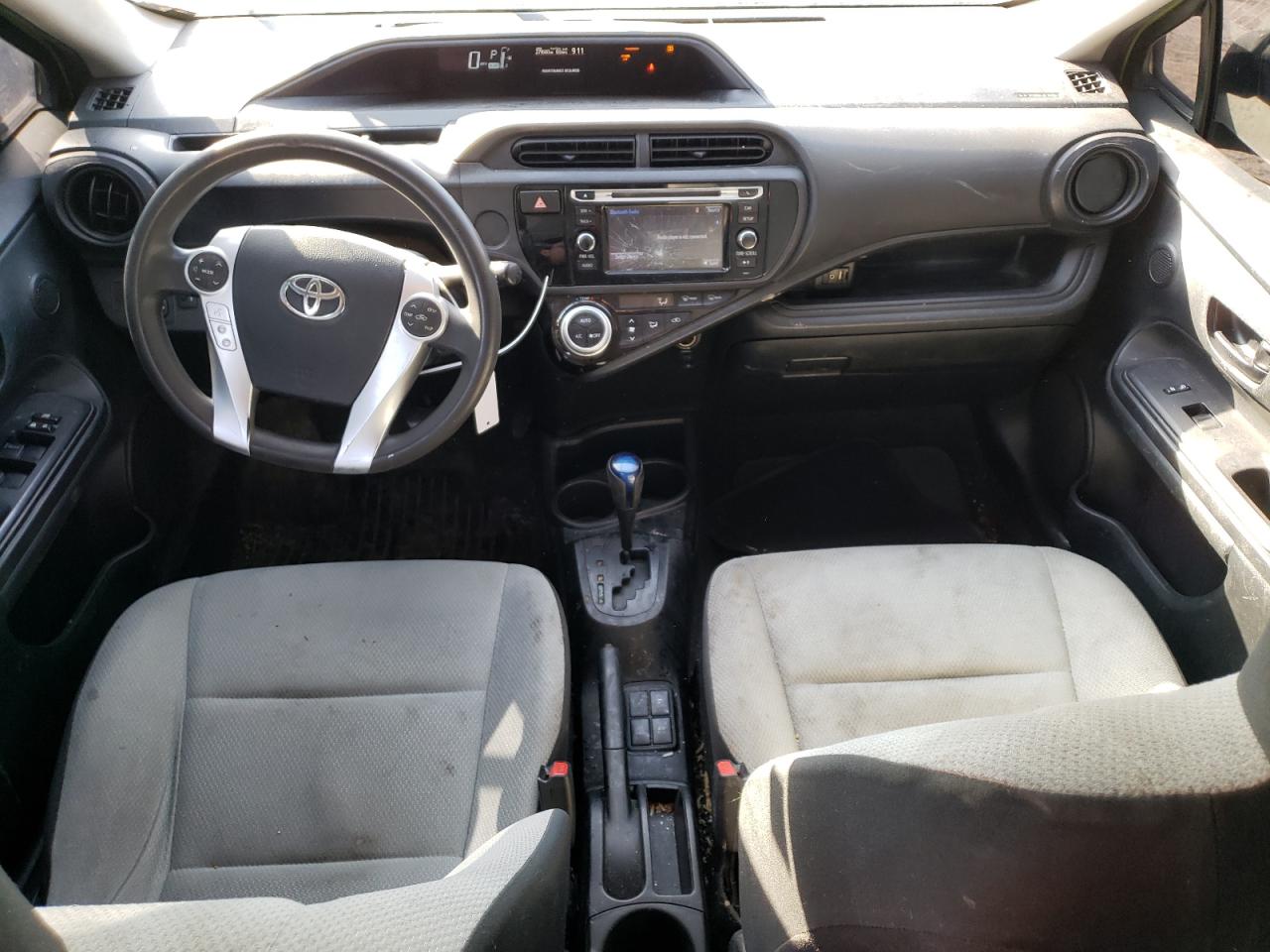 2015 Toyota Prius - Image 8