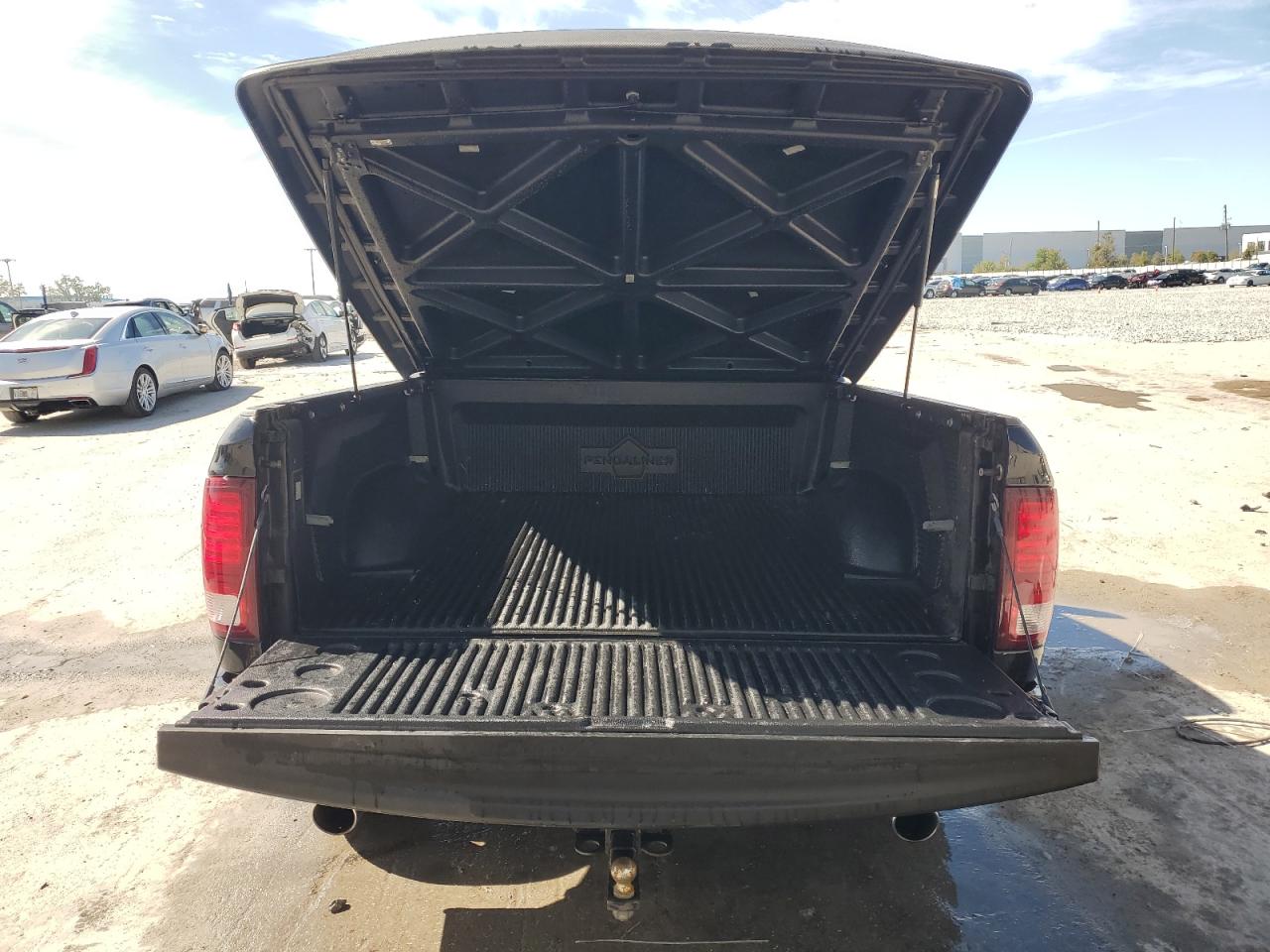 2014 RAM 1500 - Image 6