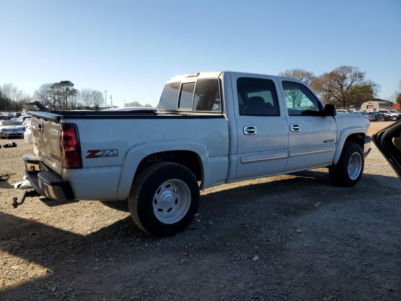 2005 Chevrolet Silverado - Image 3
