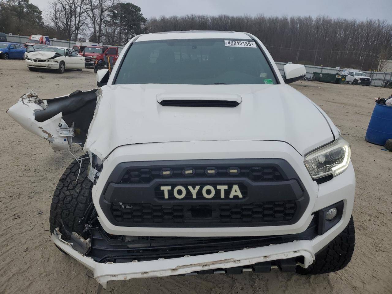 2017 Toyota Tacoma - Image 5