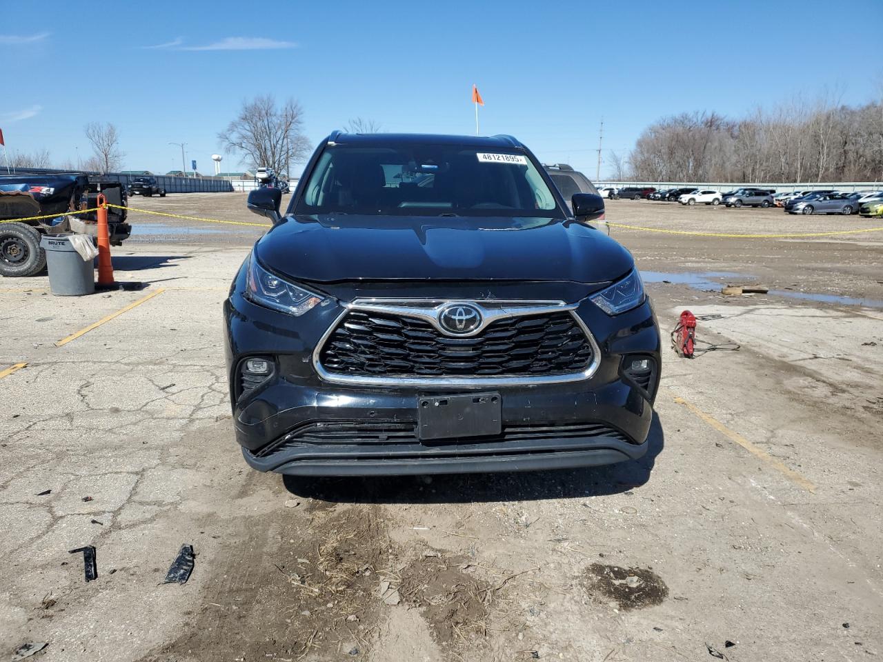 2020 Toyota Highlander - Image 5