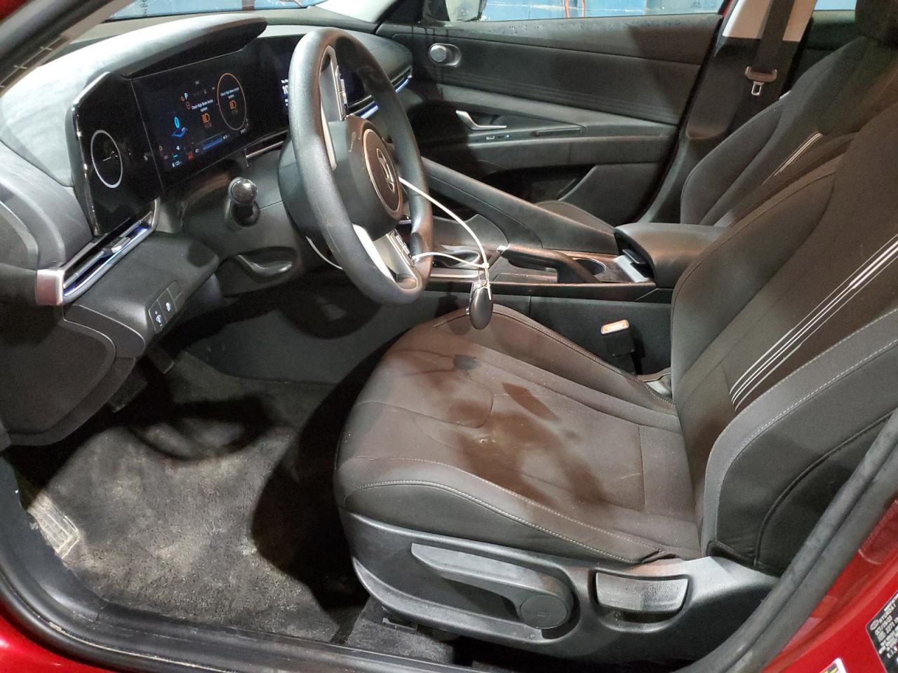 2024 Hyundai Elantra - Image 7