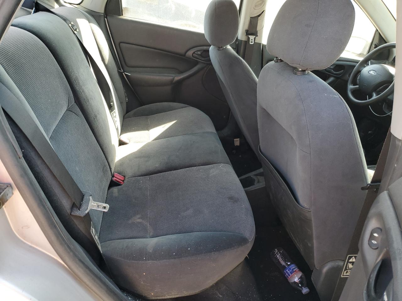 2002 Ford Focus - Image 10