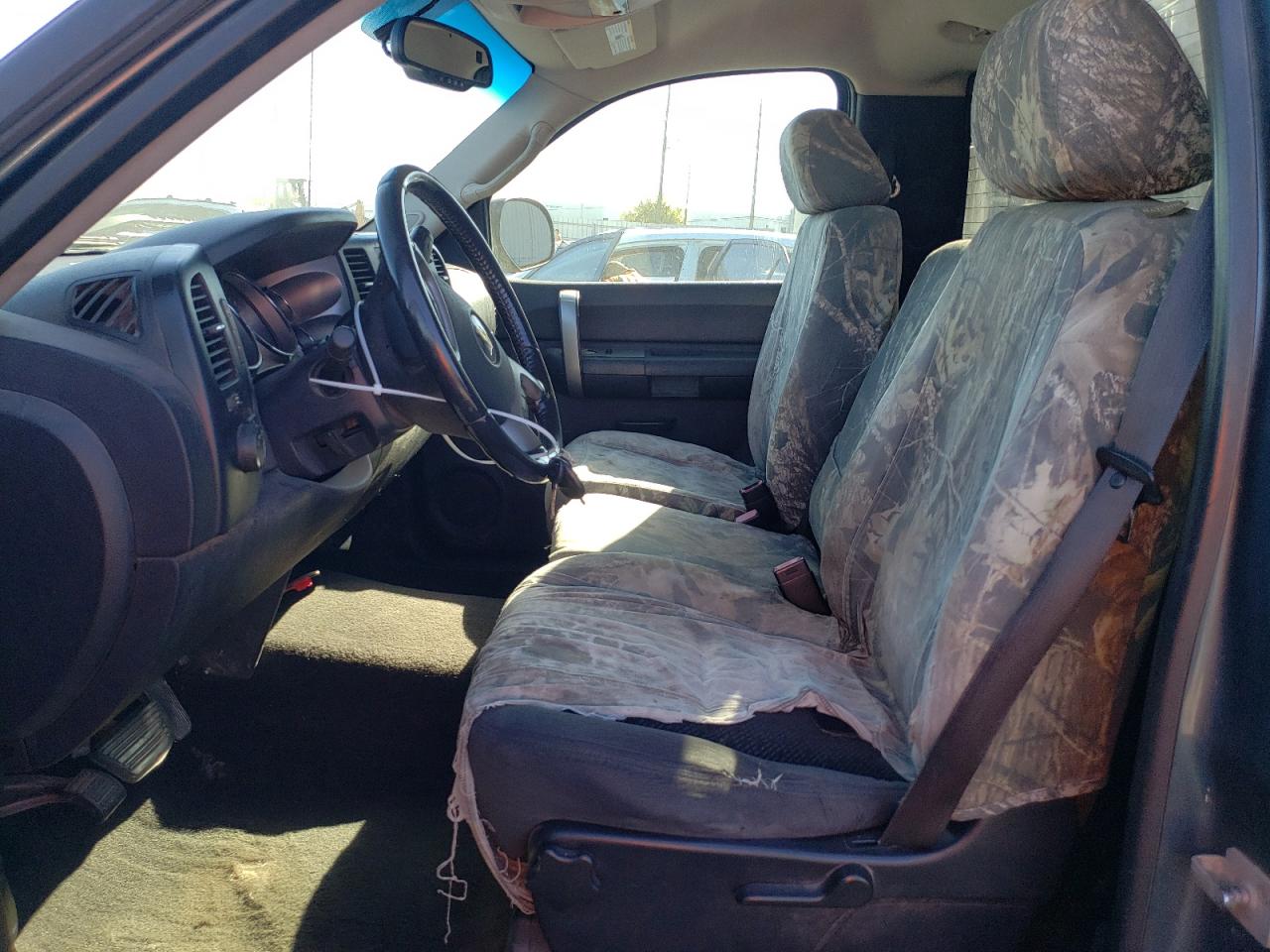 2007 Chevrolet Silverado - Image 7