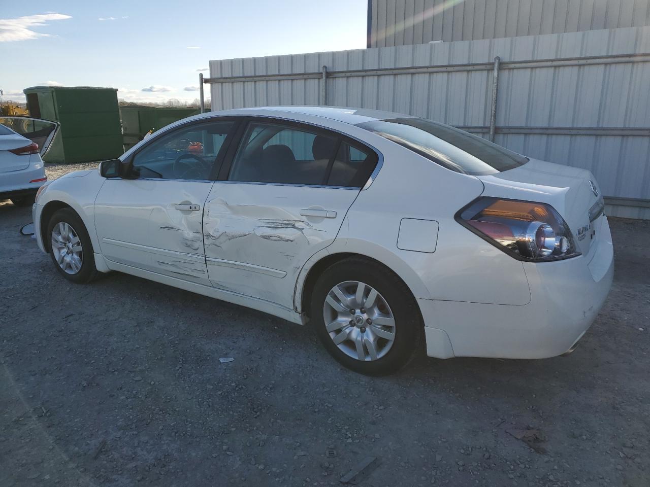 2011 Nissan Altima - Image 2