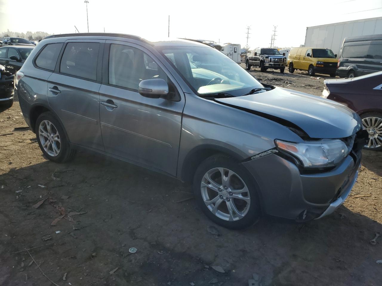 2015 Mitsubishi Outlander - Image 4