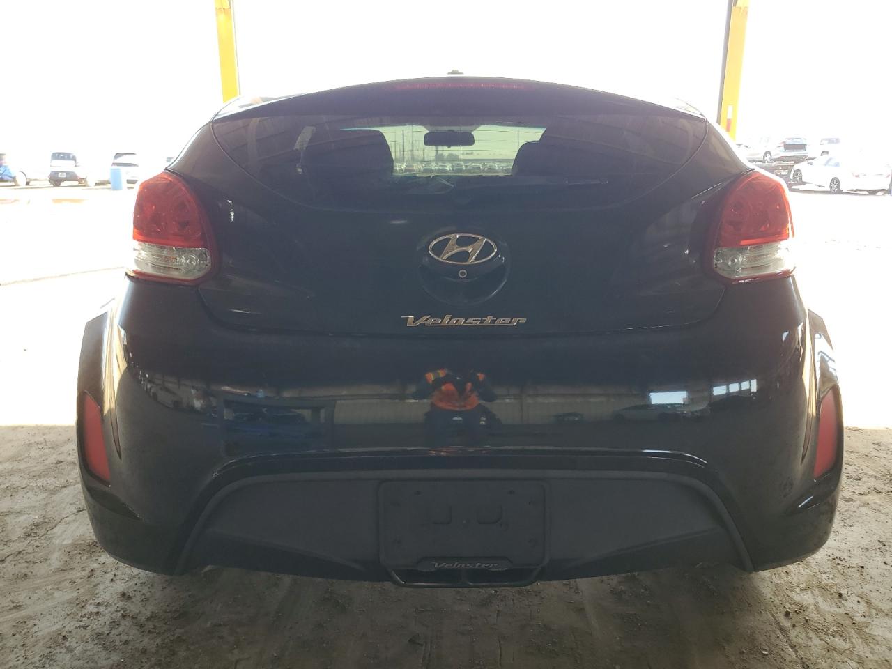 2016 Hyundai Veloster - Image 6