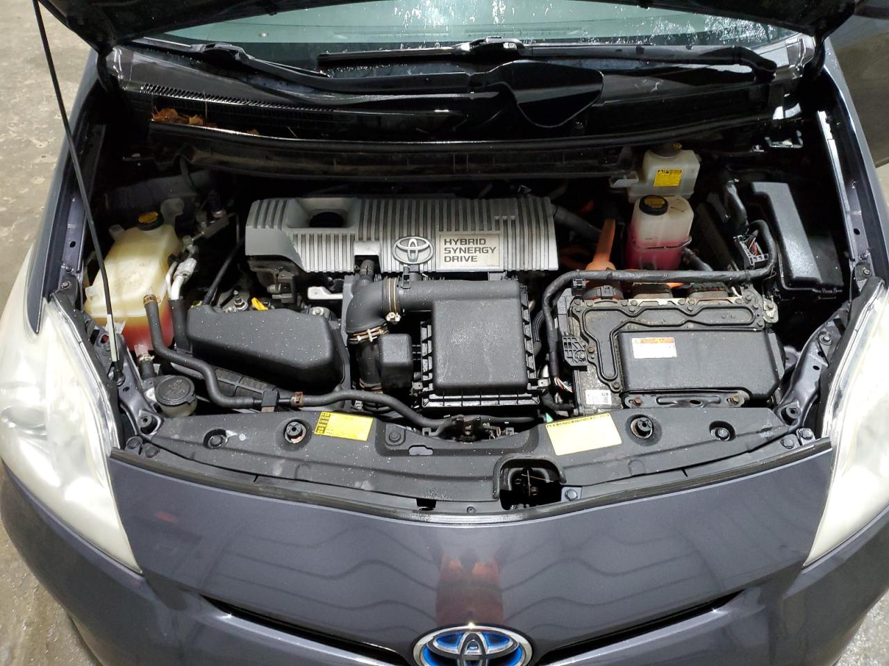 2013 Toyota Prius - Image 12