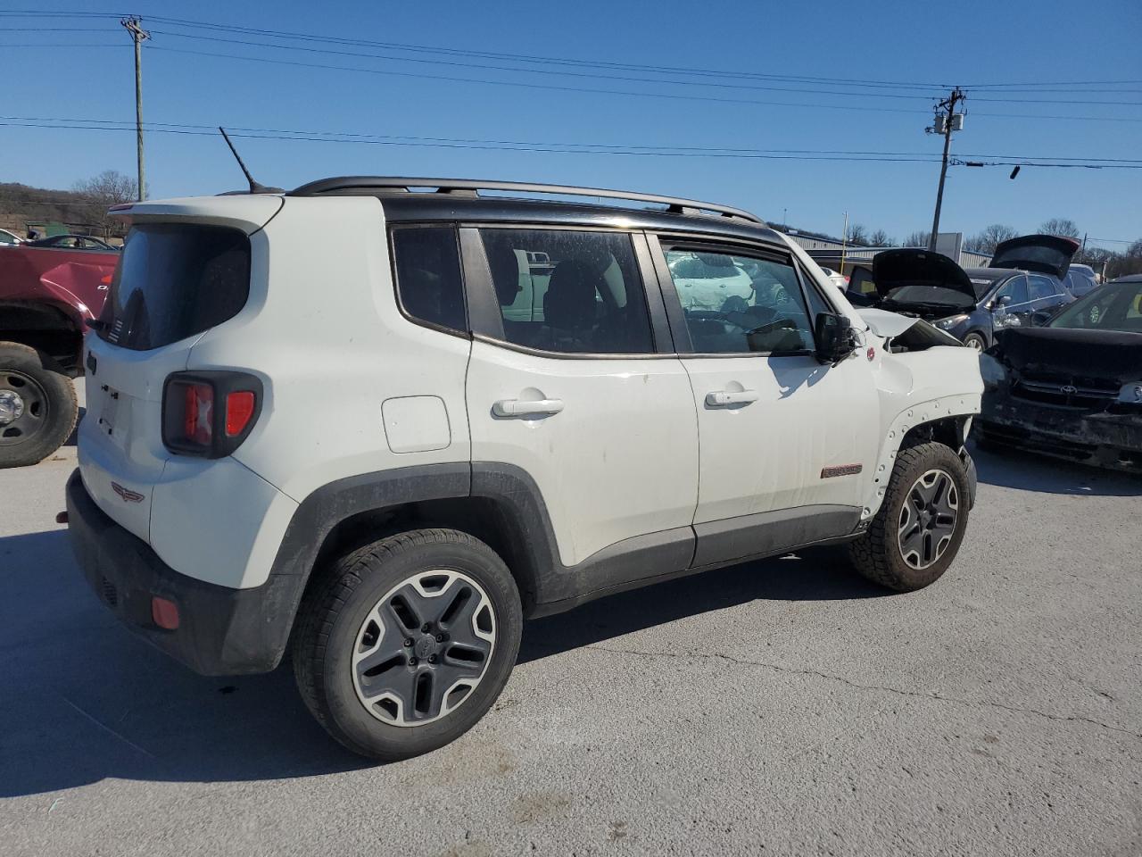 2016 Jeep Renegade - Image 3