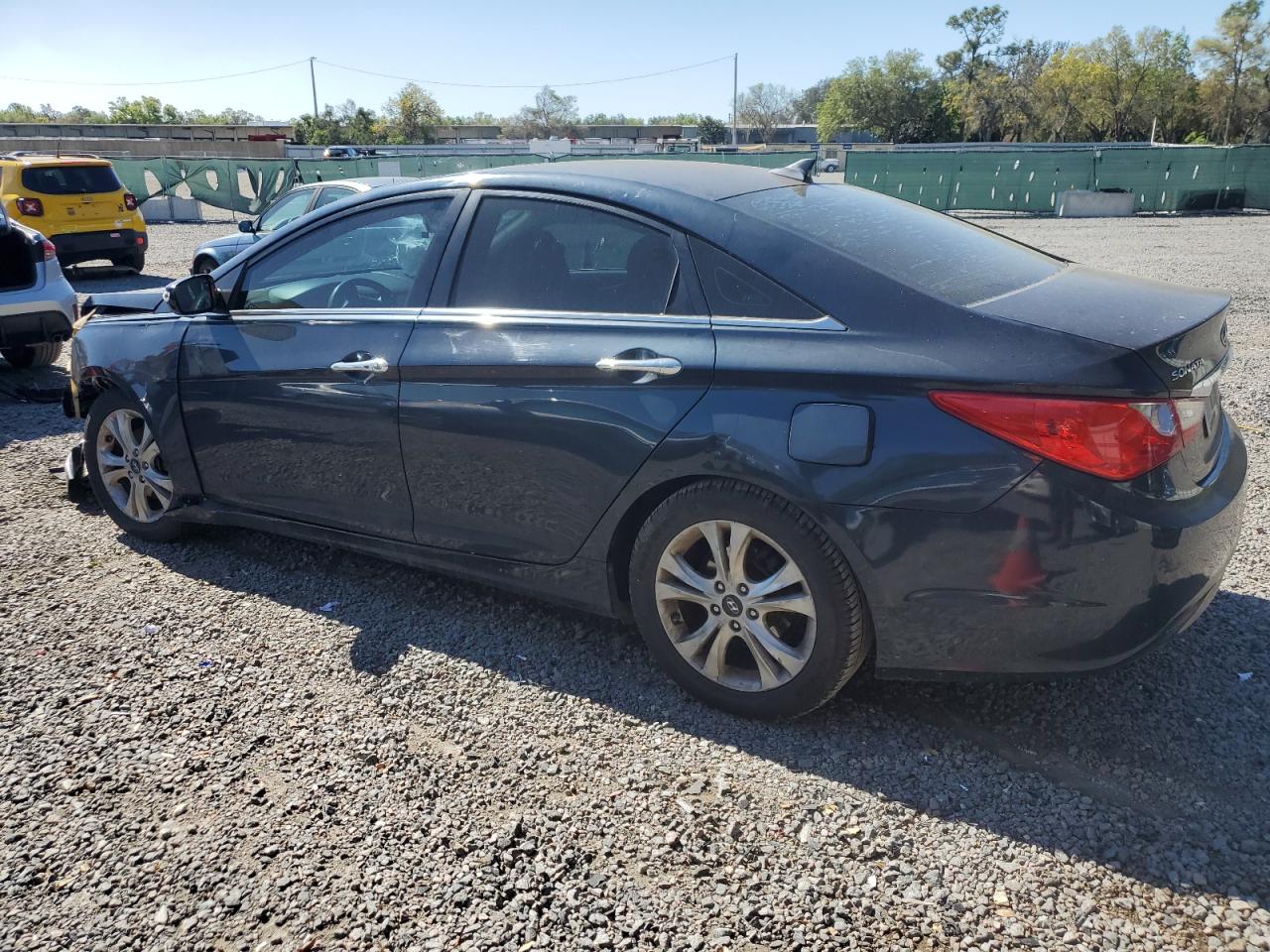 2011 Hyundai Sonata - Image 2