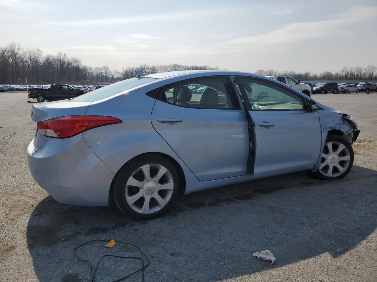 2011 Hyundai Elantra - Image 3