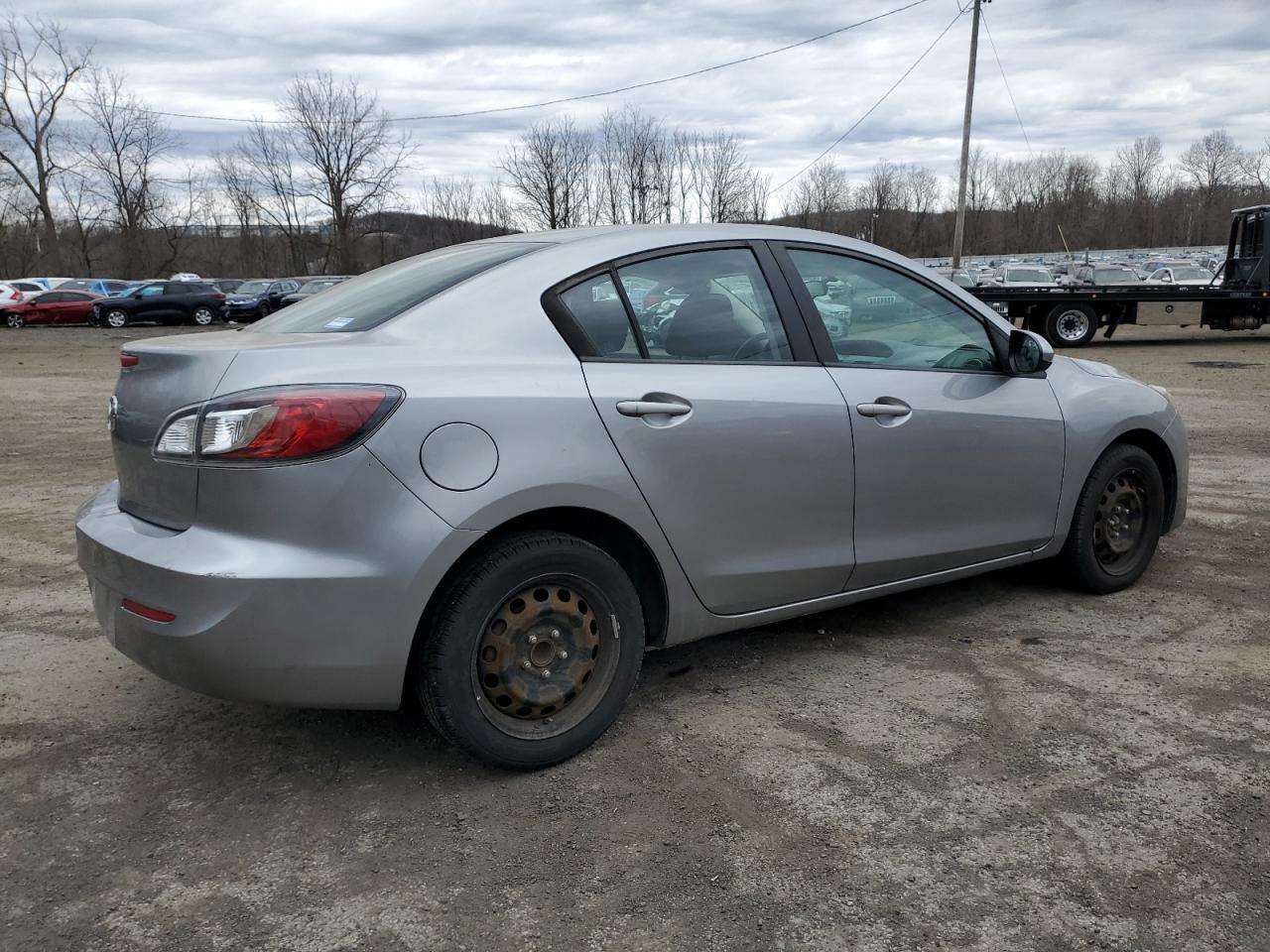 2013 Mazda 3 - Image 3