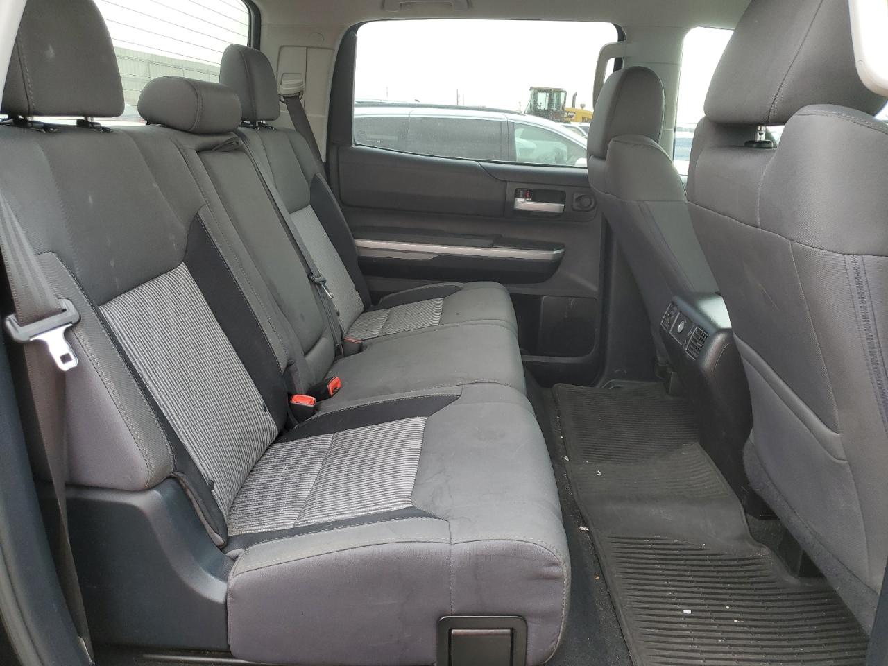 2015 Toyota Tundra - Image 10