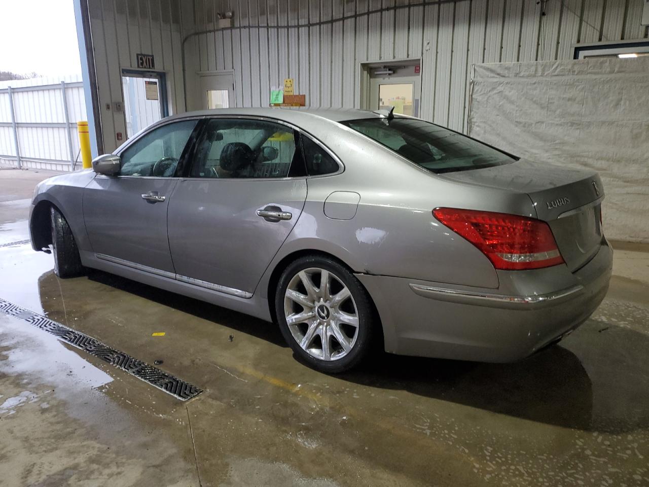 2012 Hyundai Equus - Image 2