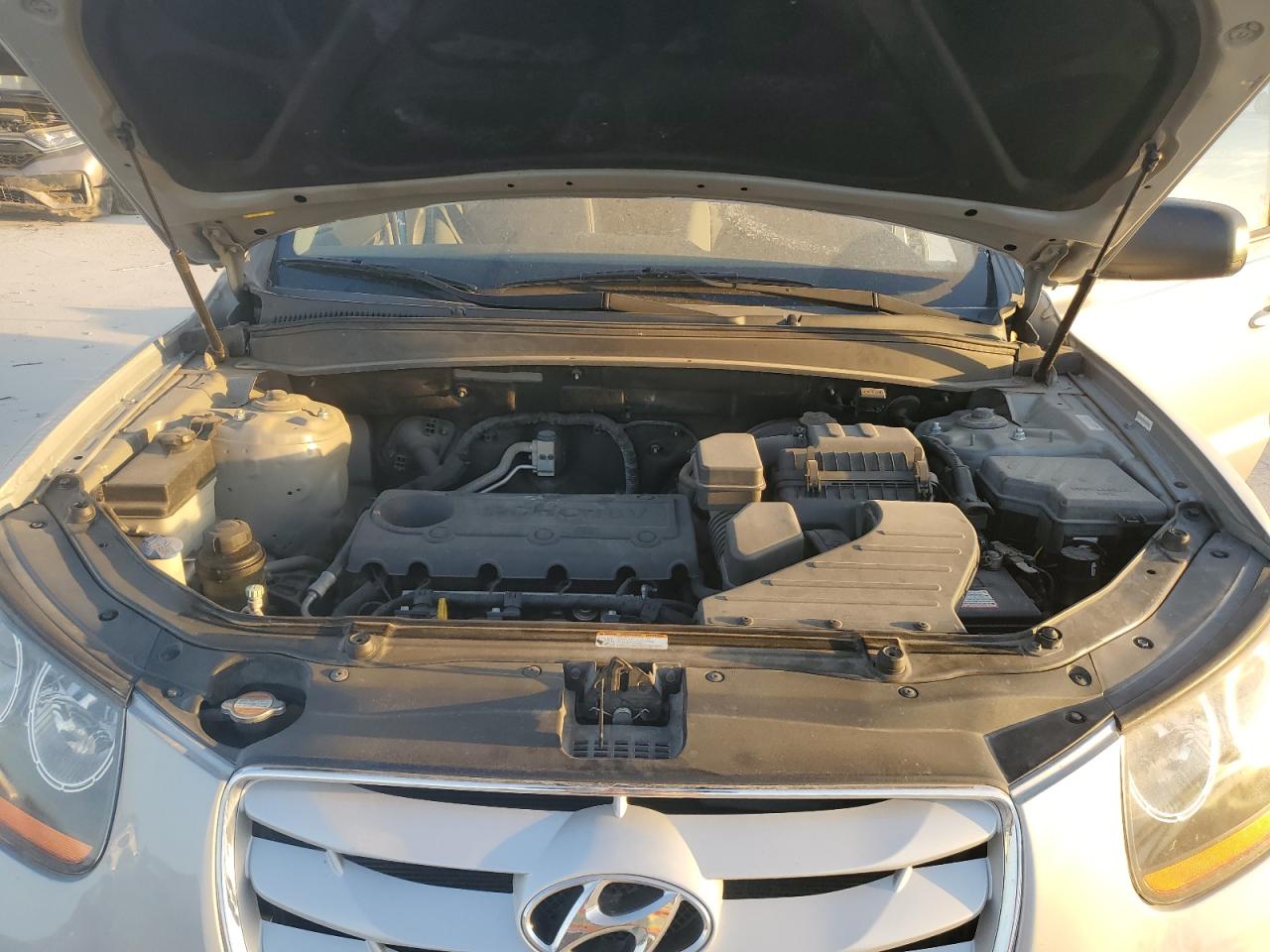 2010 Hyundai Santa Fe - Image 13