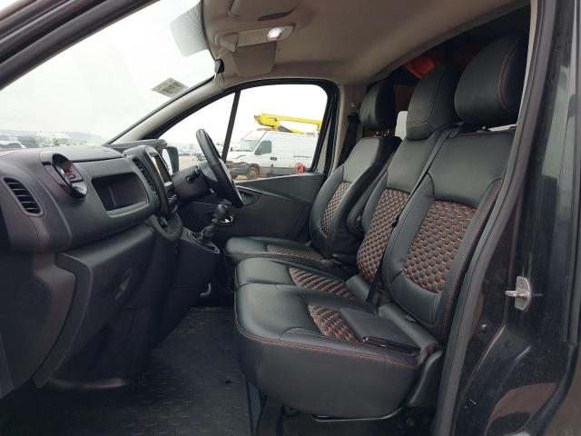 2015 VAUXHALL VIVARO 290