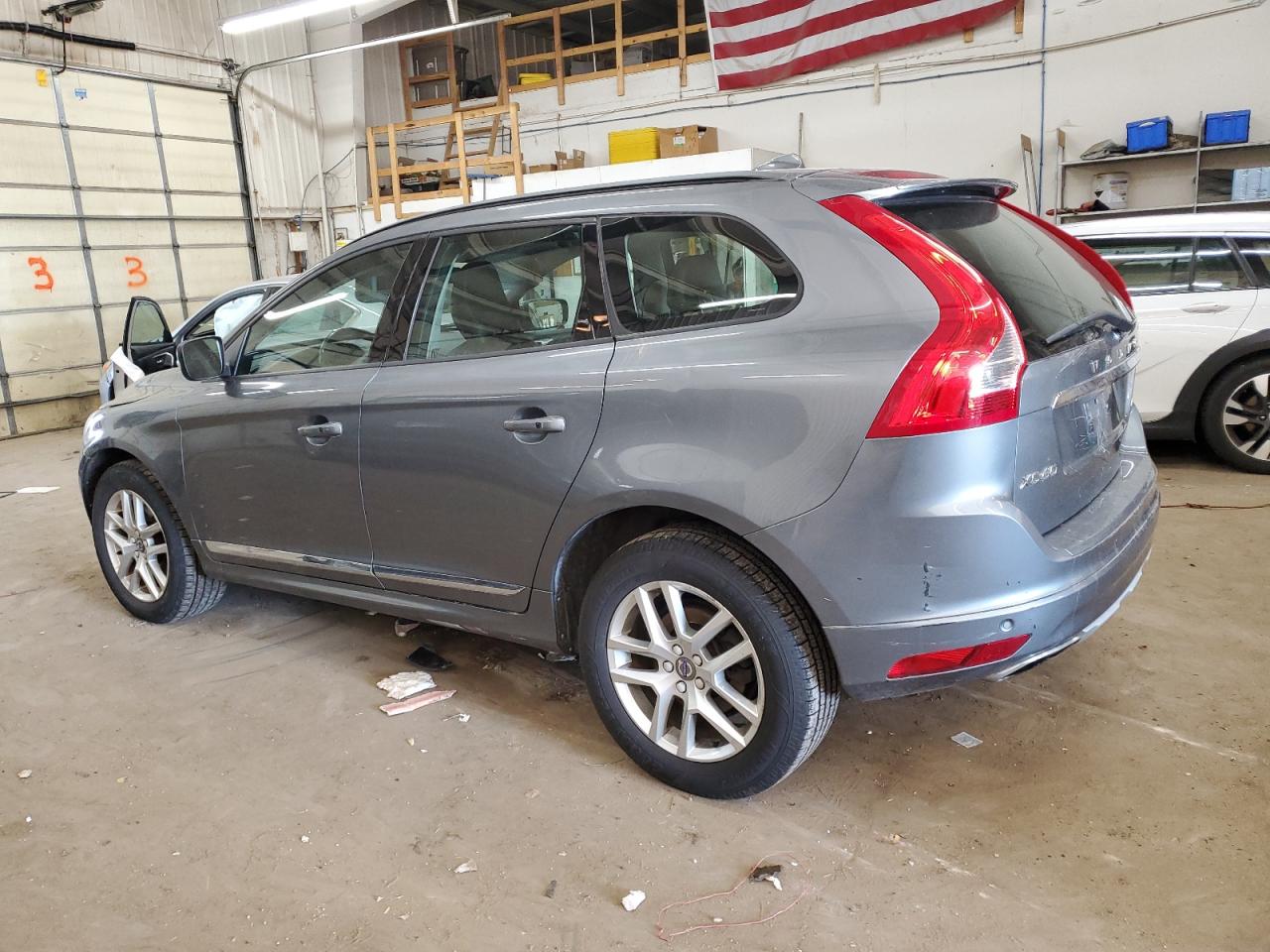 2017 Volvo XC60 - Image 2