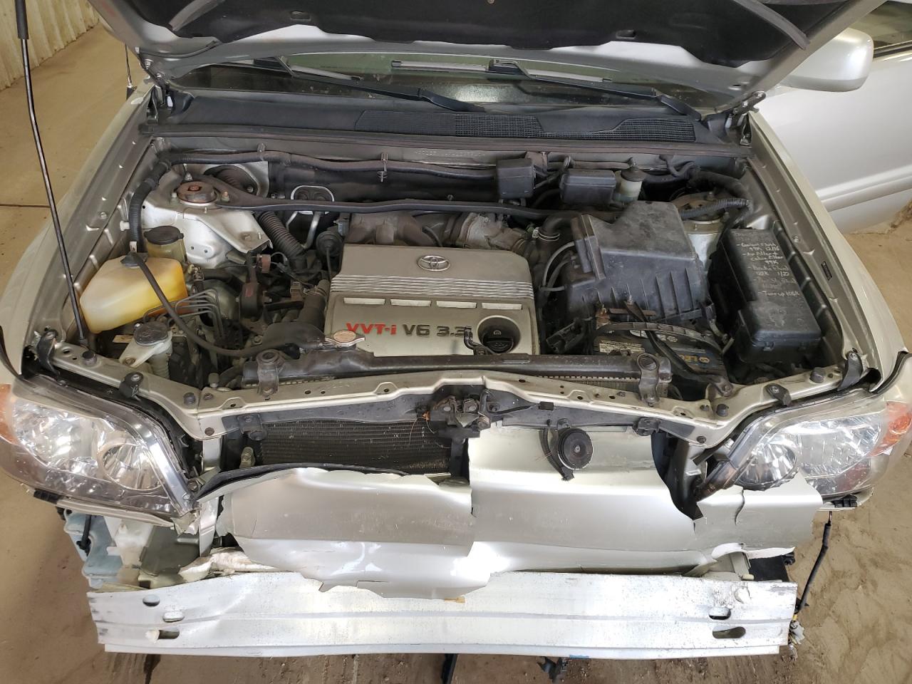 2005 Toyota Highlander - Image 11