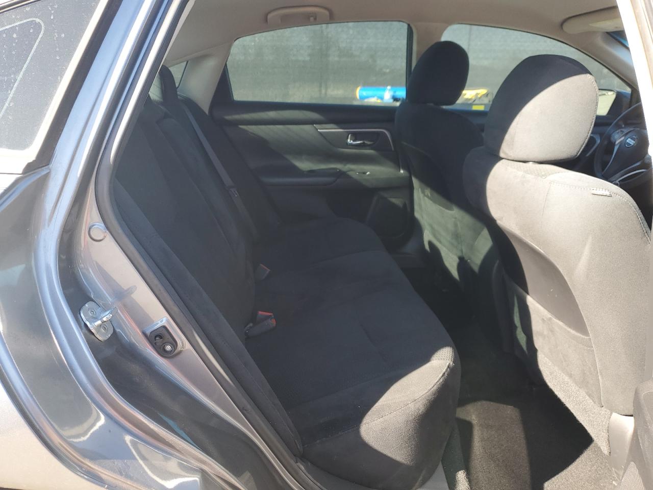 2015 Nissan Altima - Image 10