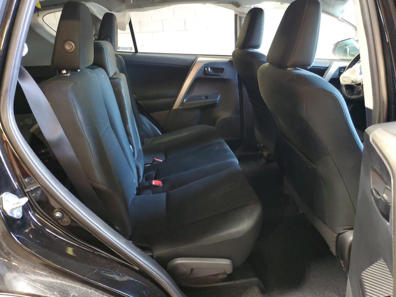 2014 Toyota RAV 4 - Image 11