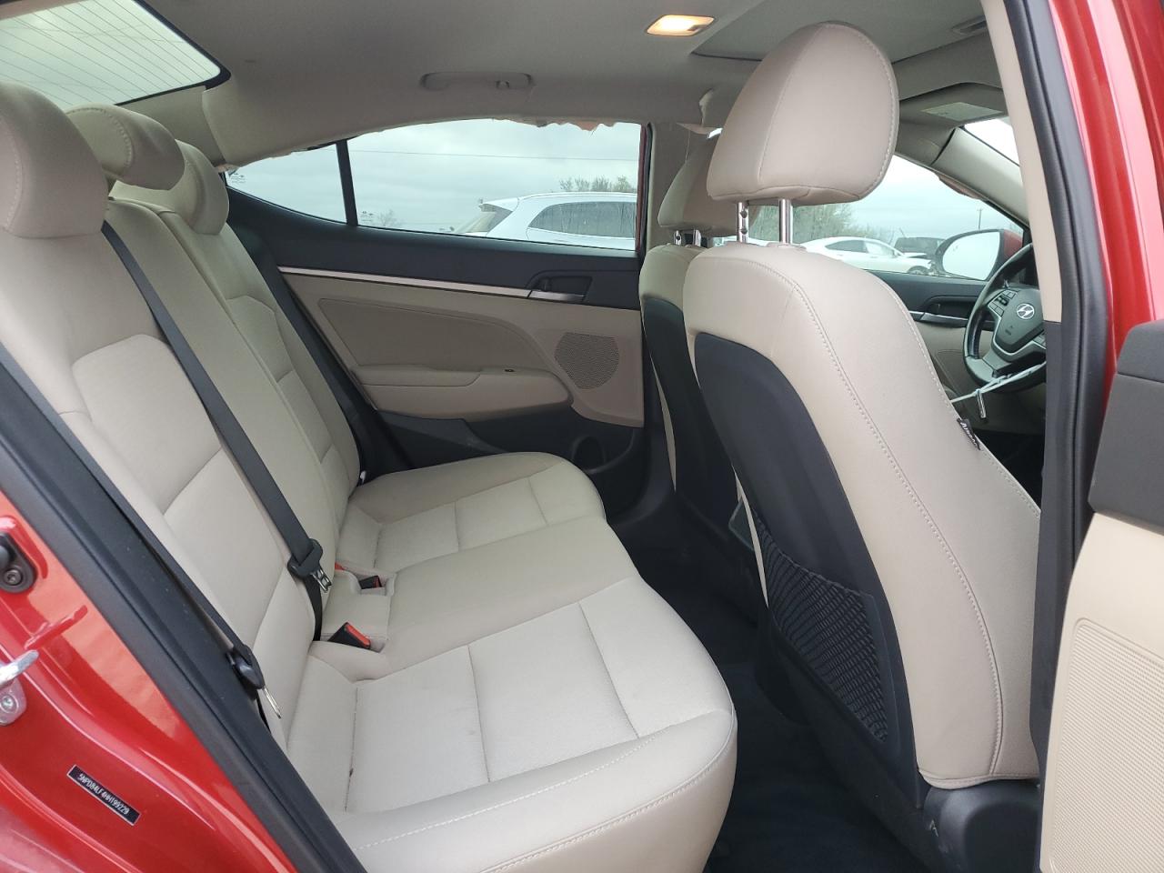 2017 Hyundai Elantra - Image 11