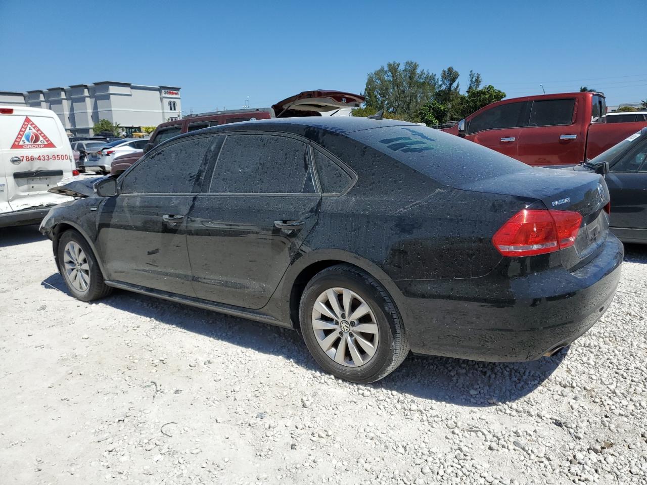 2015 Volkswagen Passat - Image 2