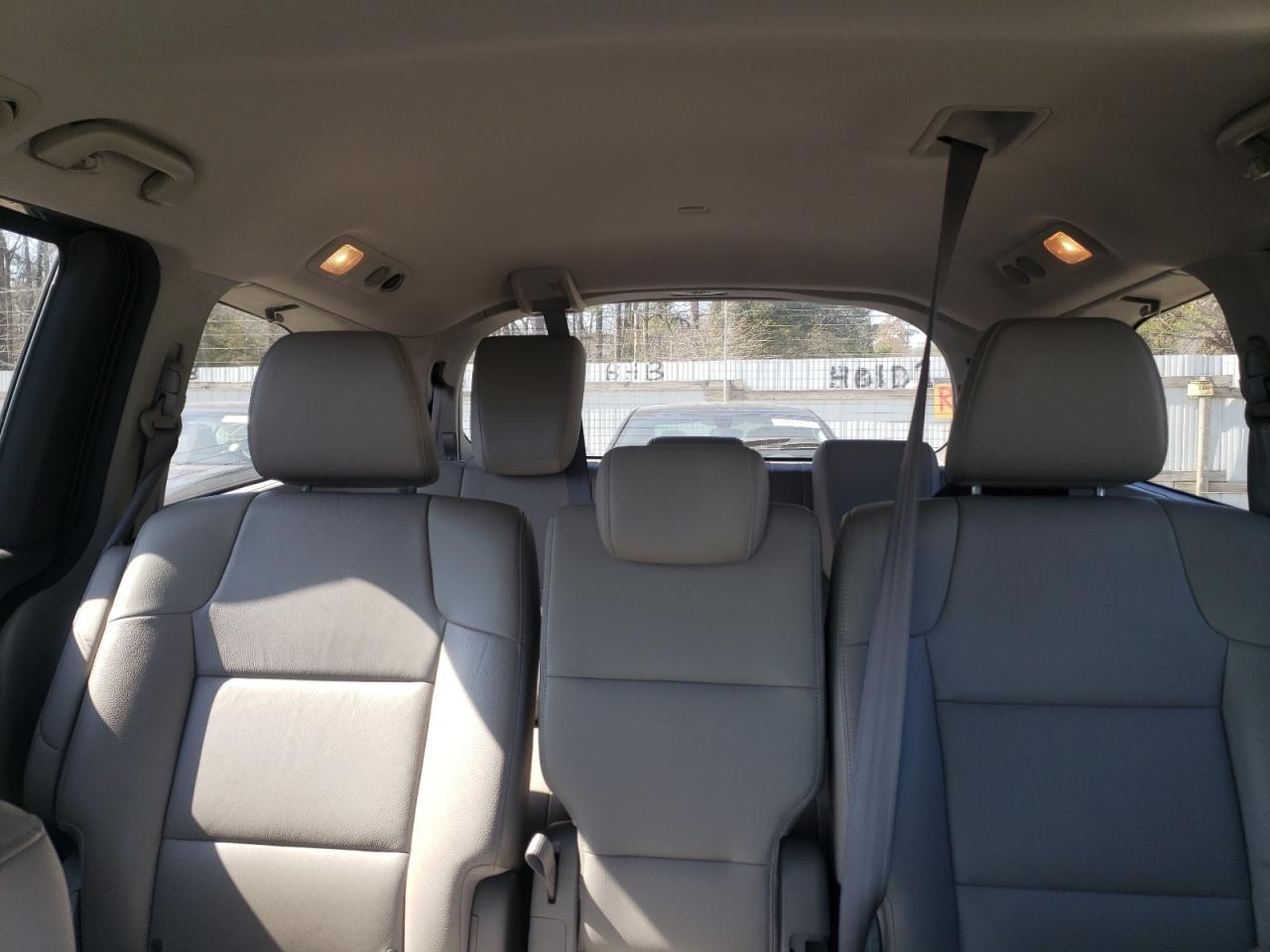 2012 Honda Odyssey - Image 10