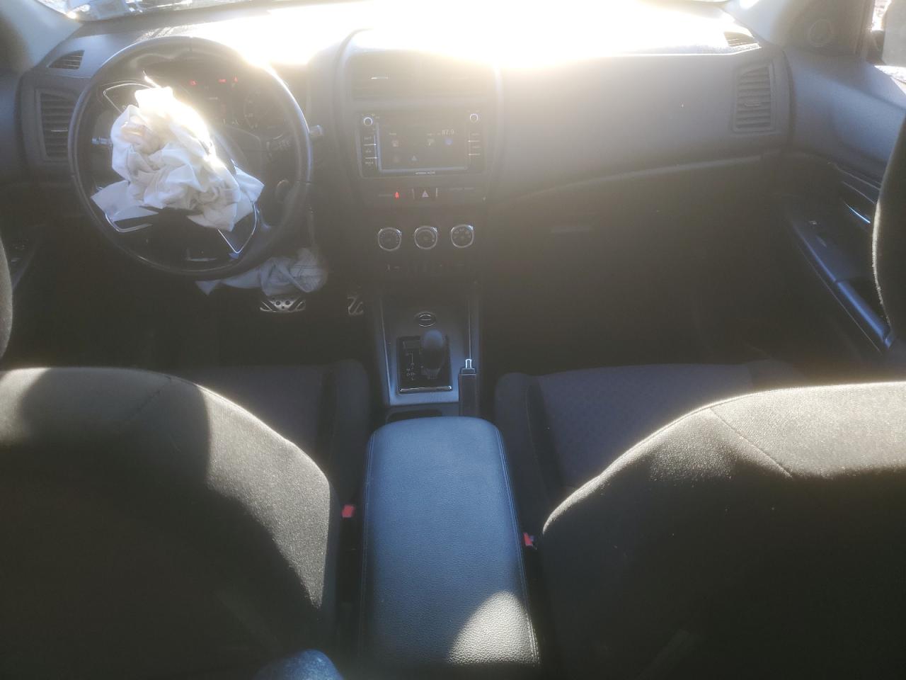 2018 Mitsubishi Outlander - Image 8