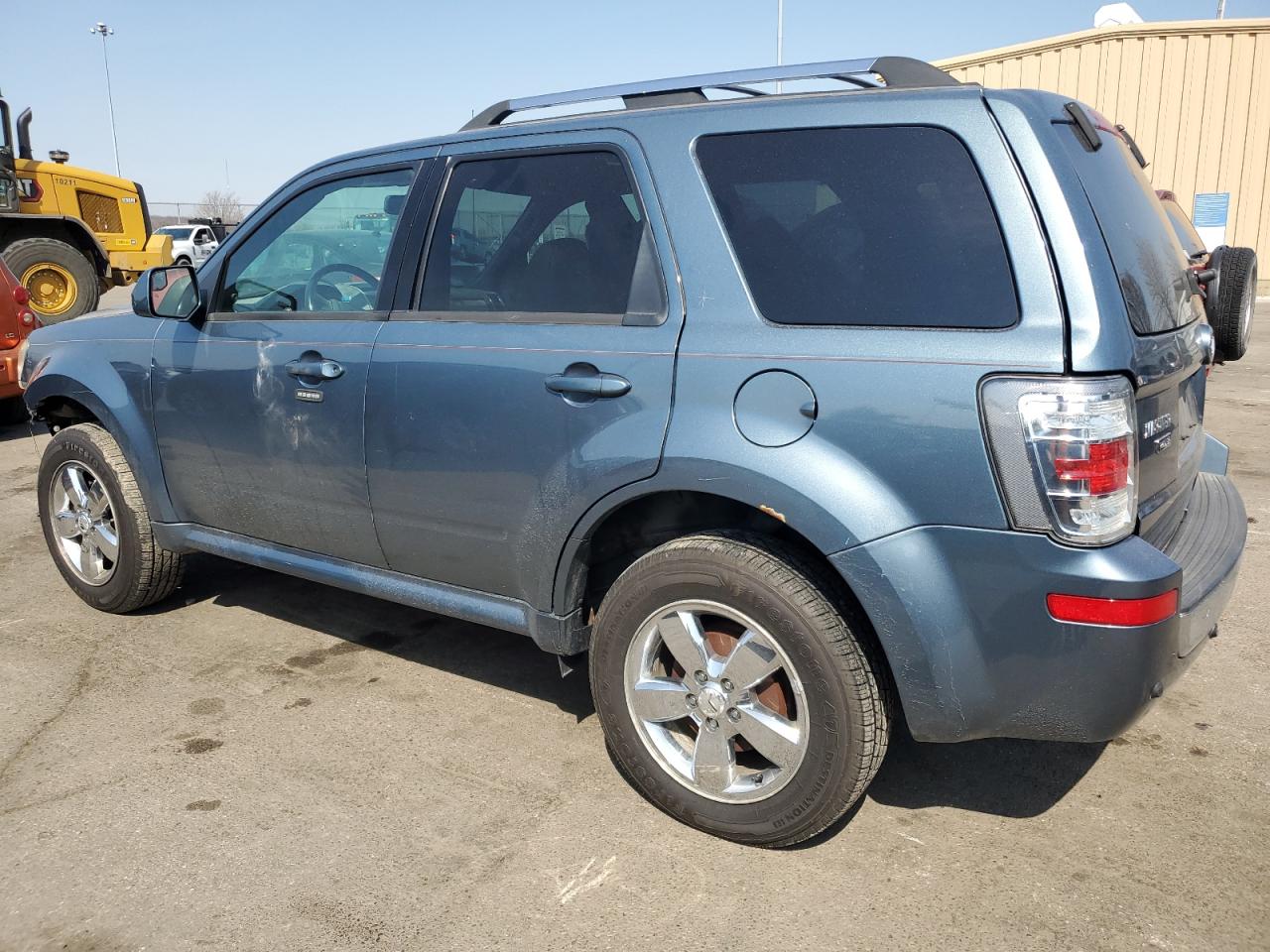 2011 Mercury Mariner - Image 2