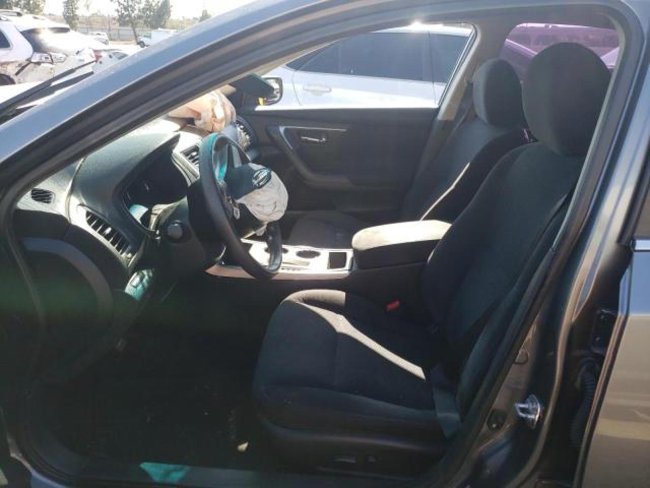 2015 Nissan Altima - Image 7