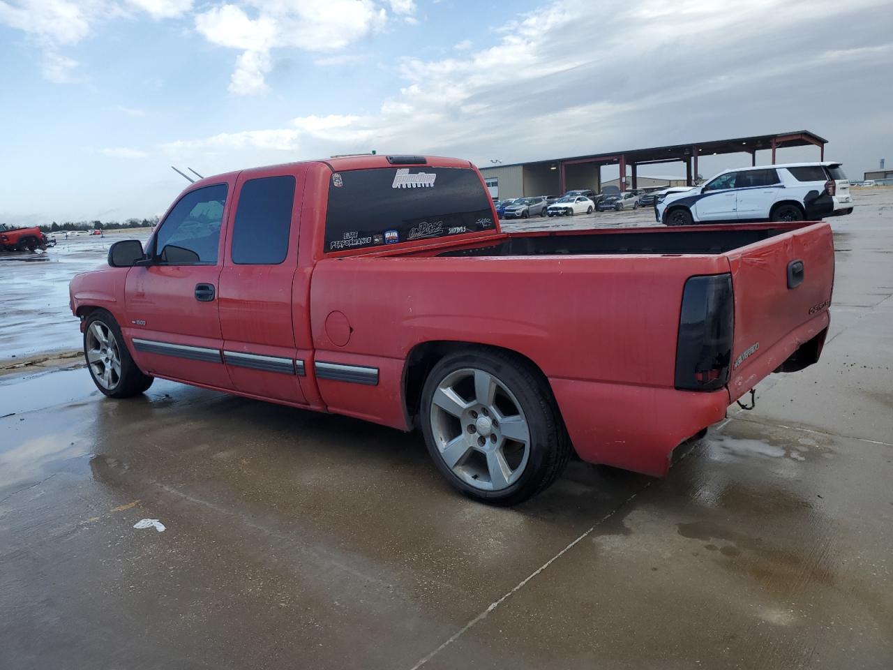 2001 Chevrolet Silverado - Image 2