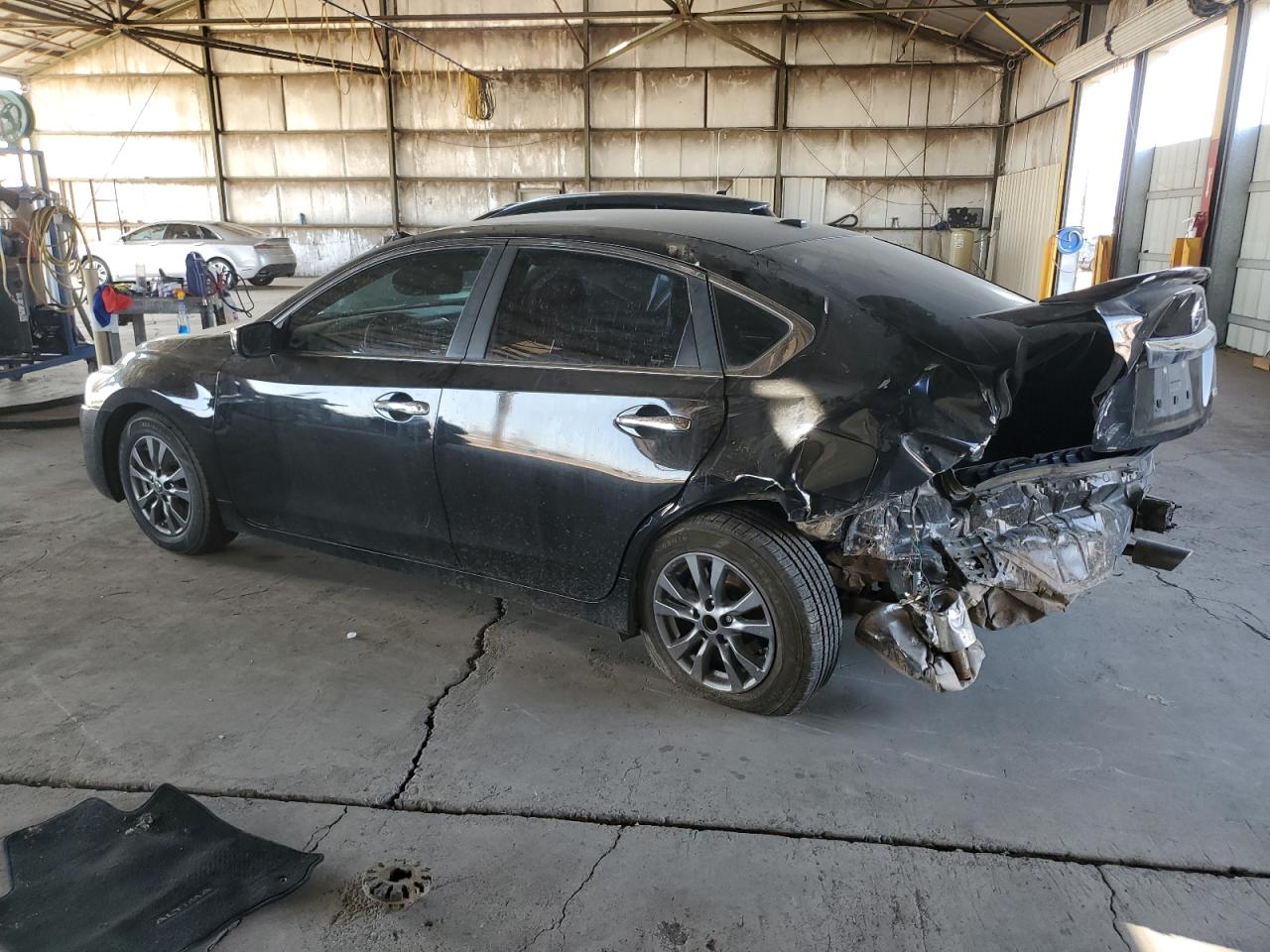 2015 Nissan Altima - Image 2