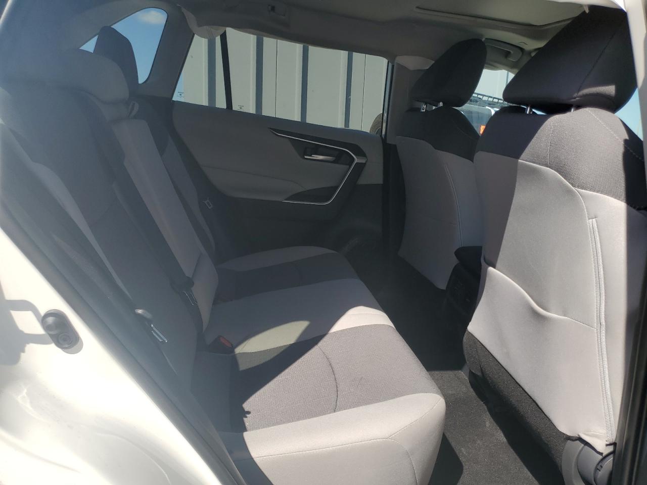2024 Toyota RAV 4 - Image 11
