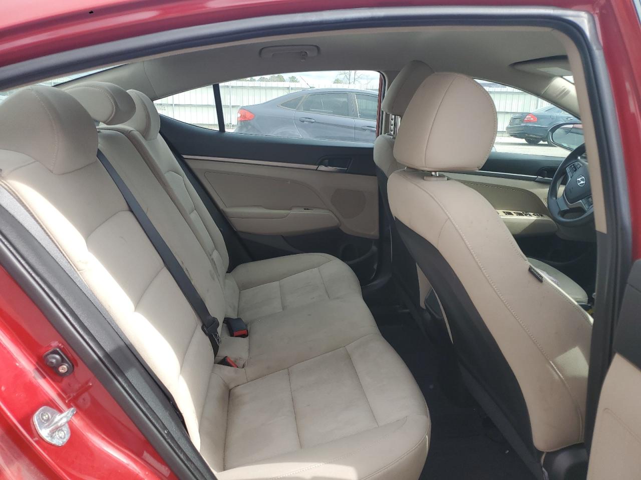 2017 Hyundai Elantra - Image 10