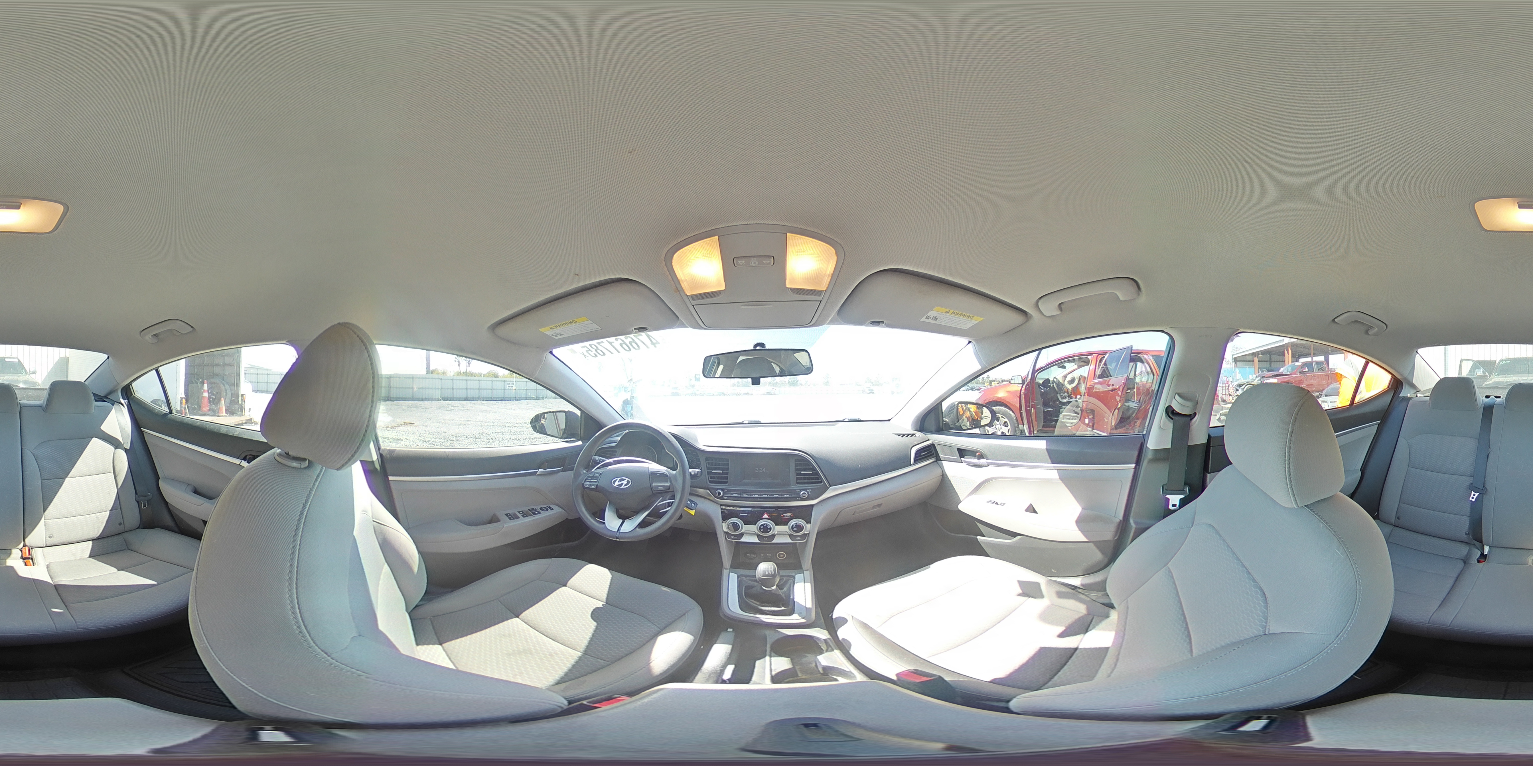 2019 Hyundai Elantra - Image 15