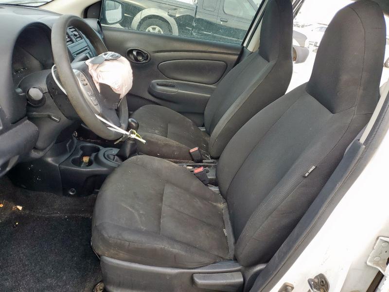  NISSAN VERSA 2017 Білий